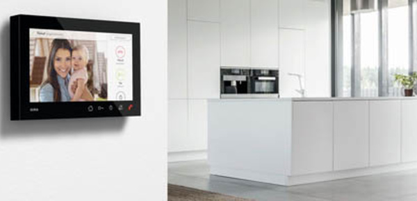 Gira Wohnungsstation bei Benning Elektrotechnik GmbH in Eschwege