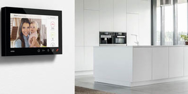 Gira Wohnungsstation bei Benning Elektrotechnik GmbH in Eschwege