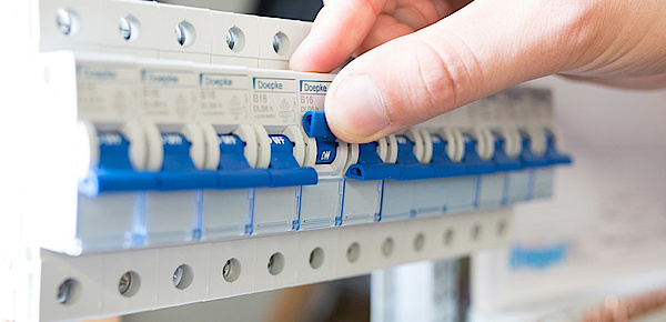 Schalt­schrank­bau bei Benning Elektrotechnik GmbH in Eschwege